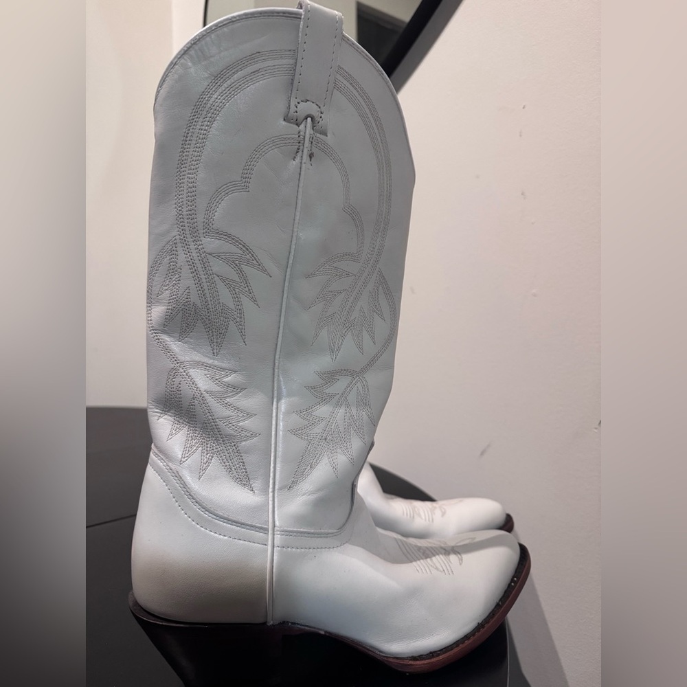 Idyllwind White Heeled Boots